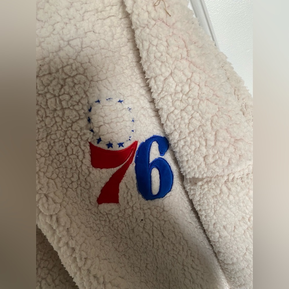Philadelphia 76ers Reversible Hoodeez, Large - Picture 4 of 9